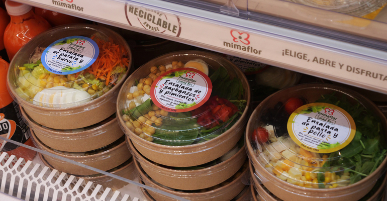 Primaflor lanza su nueva línea de ensaladas de Cuarta Gama con envases de cartón