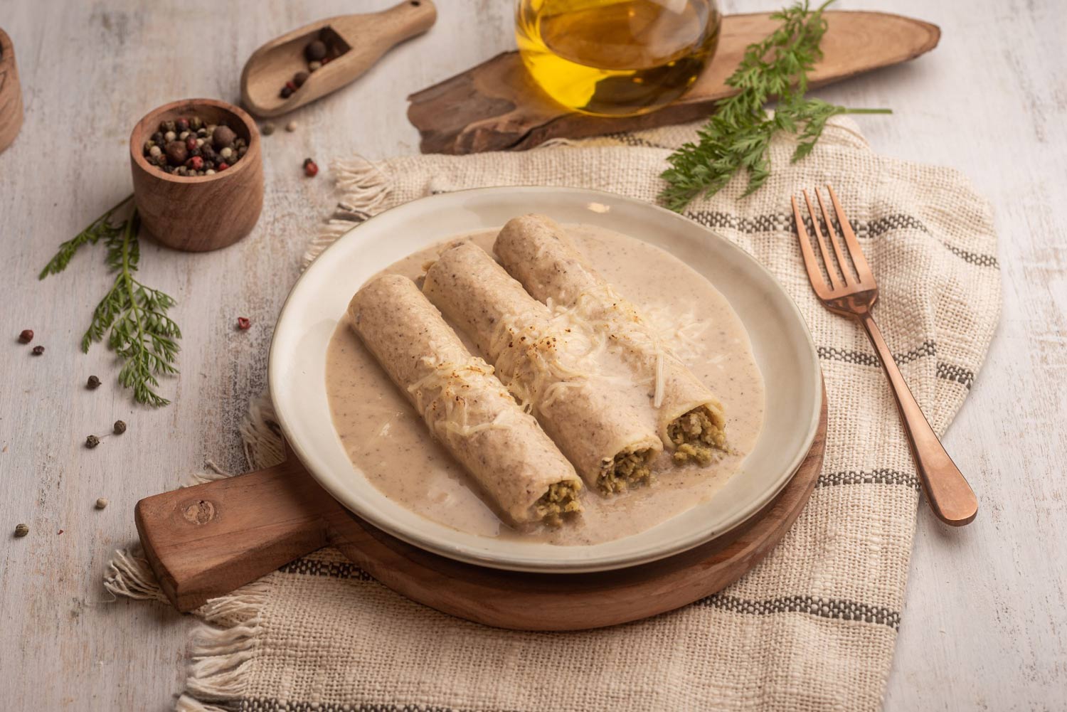 Canelones con Heura y bechamel trufada