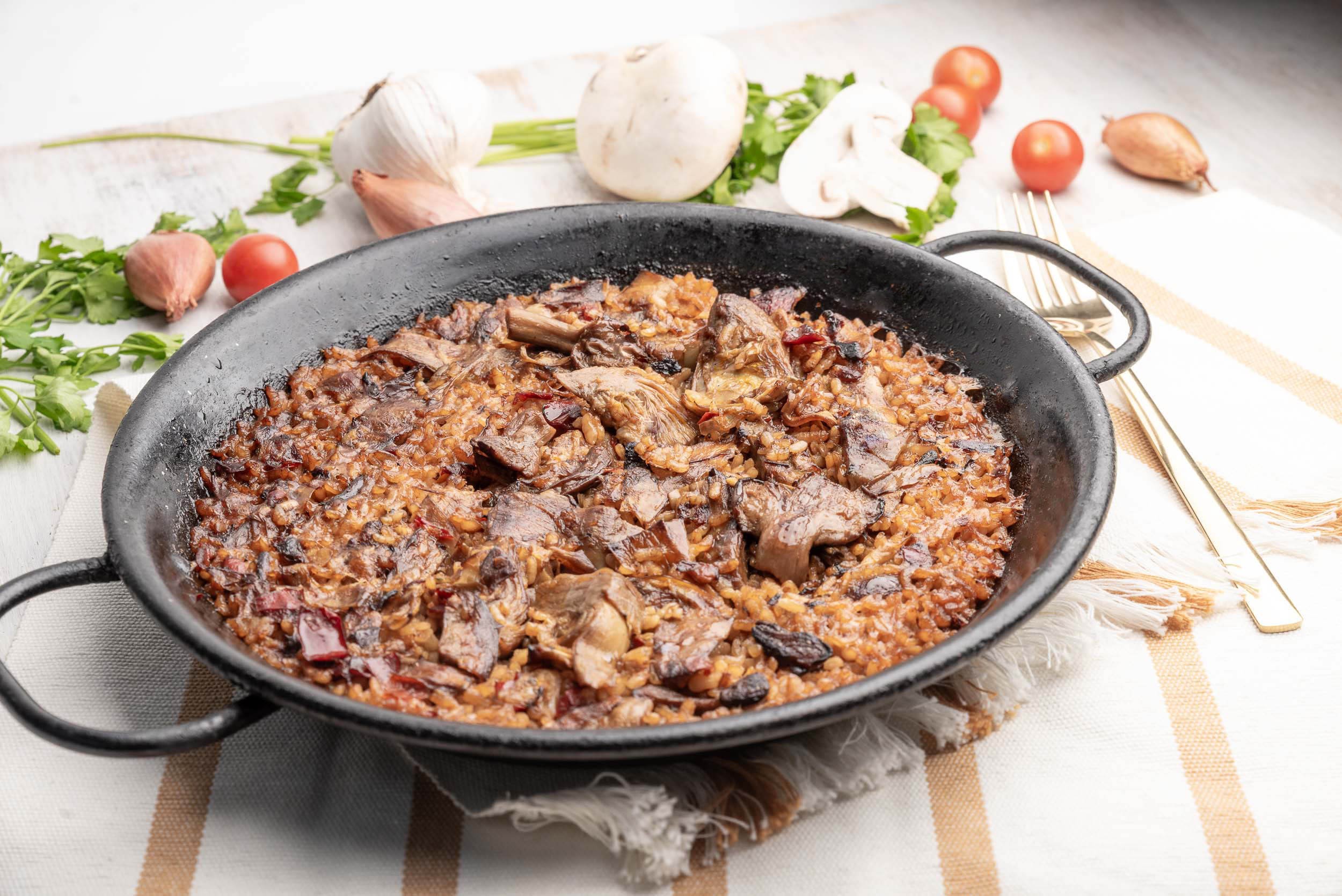 Arroz de verduras y alcachofas
